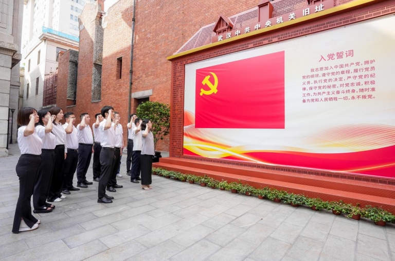 1750812645211575.jpg 02.jpg