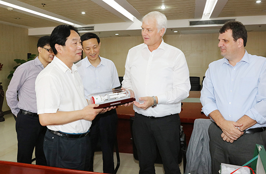 �ʰ��ɡ�(�й���)���޹�˾����